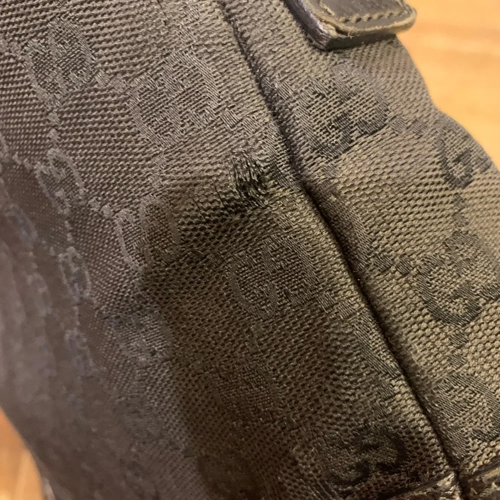 Gucci Black Monogram Messenger Bag - Picture 2 of 16